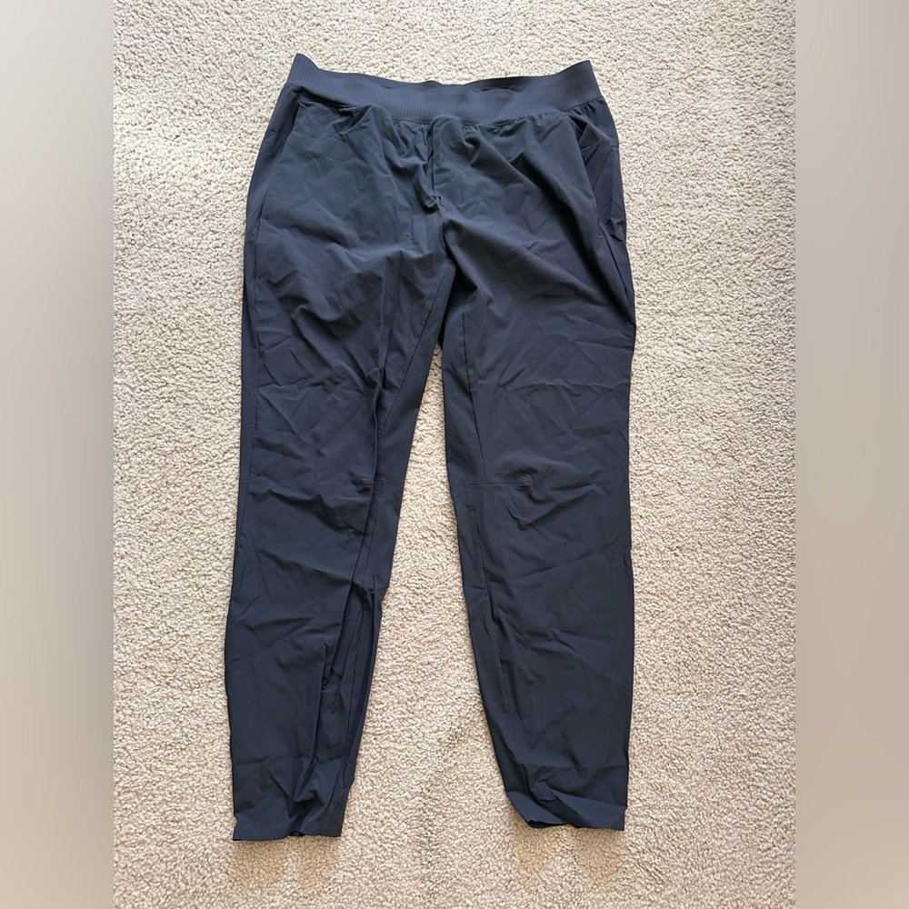 Men’s Lululemon In Mind jogger, obsidian color, size XL